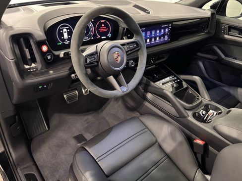 New 2026 Porsche Cayenne GTS AWD/4WD image 4