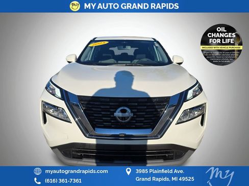 Used 2023 Nissan Rogue SV AWD/4WD image 2