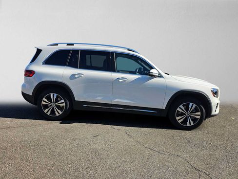 Used 2026 Mercedes-Benz GLB 250 4MATIC image 2