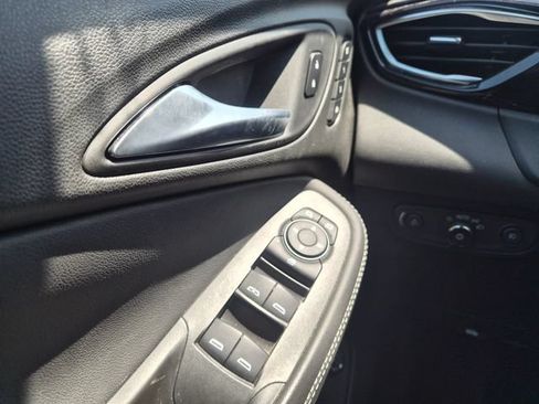 Used 2021 Buick Encore GX Essence FWD image 15