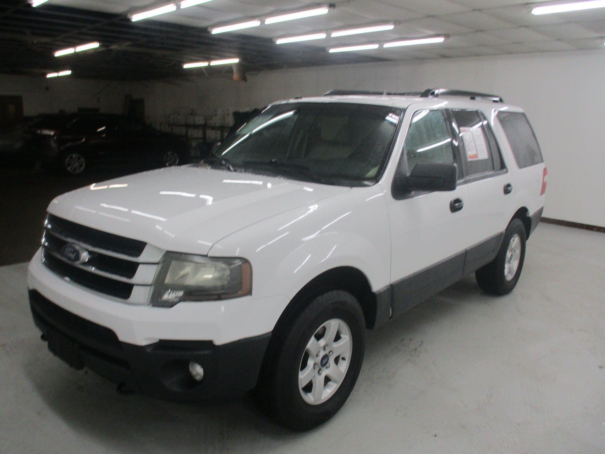 Used 2016 Ford Expedition XL AWD/4WD image 3