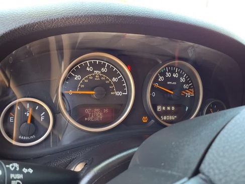 Used 2016 Jeep Wrangler Unlimited Sahara AWD/4WD image 15