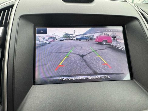Used 2020 Ford Edge SEL w/ Convenience Package FWD image 2