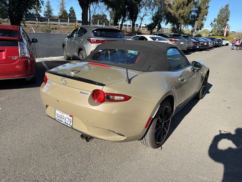 Used 2023 MAZDA MX-5 Miata Club w/ Weather Package image 3