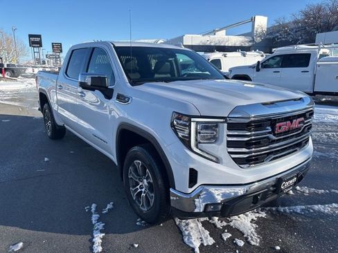Used 2025 GMC Sierra 1500 SLT image 4