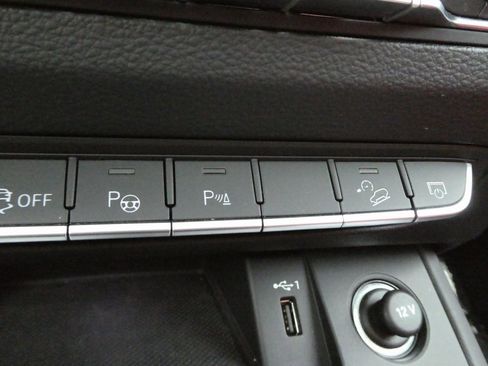 Used 2022 Audi SQ5 Prestige w/ Prestige Package image 25