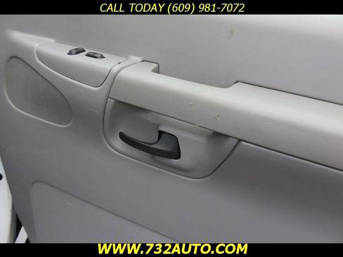 Used 2002 Ford E-150 and Econoline 150 RWD image 20