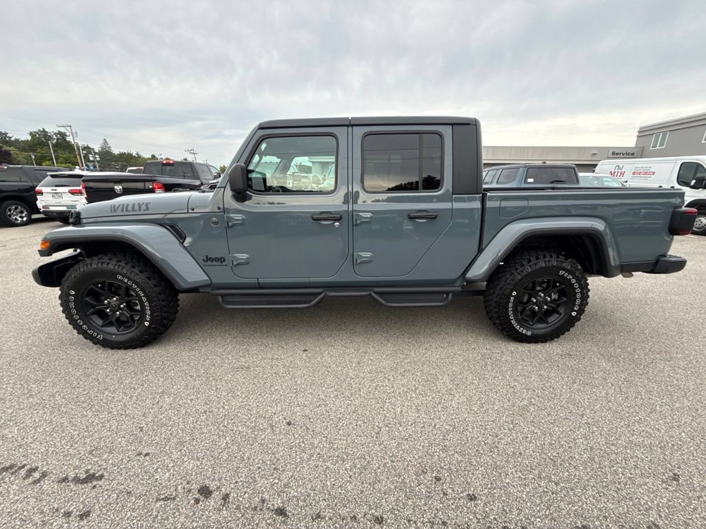 Certified 2025 Jeep Gladiator Sport AWD/4WD image 2