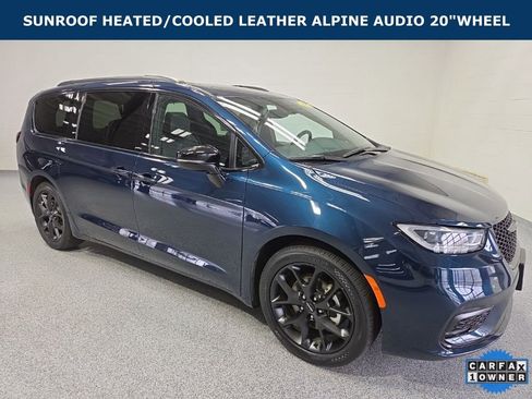Used 2025 Chrysler Pacifica Limited FWD image 1