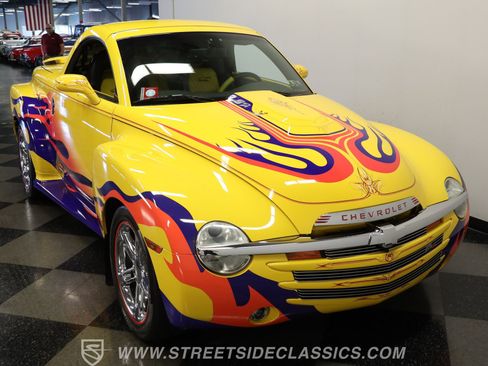 Used 2005 Chevrolet SSR w/ Preferred Equipment Group RWD image 15