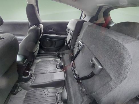Used 2017 Honda HR-V LX image 12