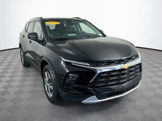 Used 2023 Chevrolet Blazer LT w/ Convenience Package FWD video 3