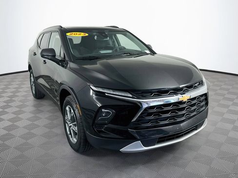 Used 2023 Chevrolet Blazer LT w/ Convenience Package FWD image 3