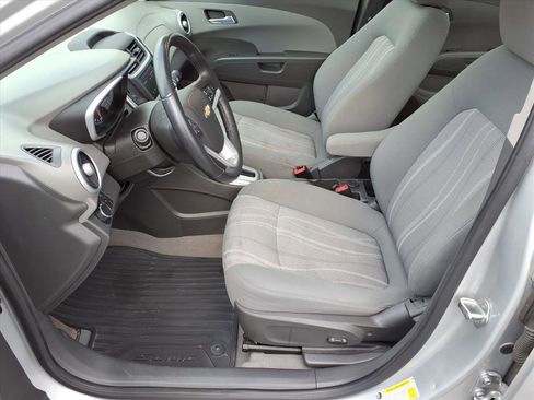 Used 2020 Chevrolet Sonic LT w/ Convenience Package image 8