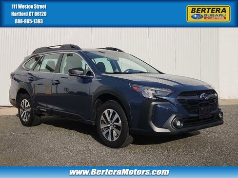 Used 2023 Subaru Outback image 1