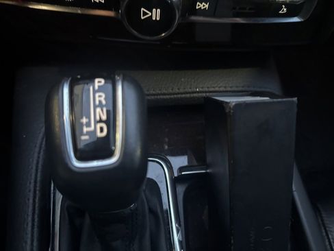 Used 2017 Volvo XC90 T6 Momentum w/ Vision Package image 21