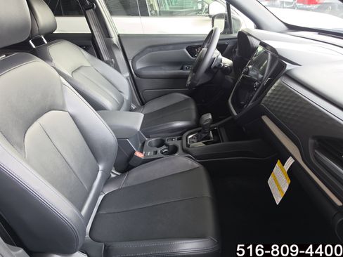 Used 2025 Subaru Forester Limited AWD/4WD image 12