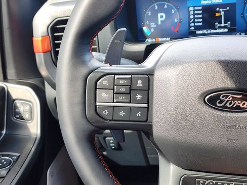 Used 2025 Ford F150 Raptor AWD/4WD image 30