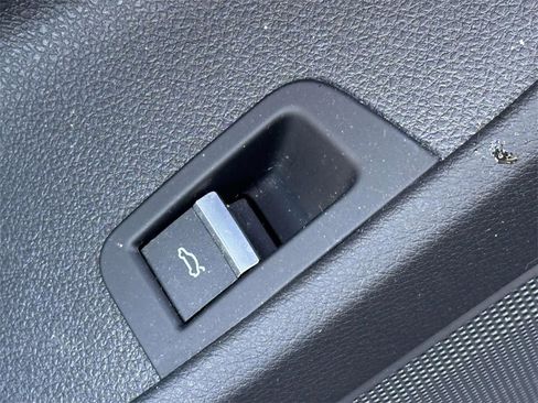 Used 2022 Audi Q7 2.0T Premium w/ Convenience Package image 9