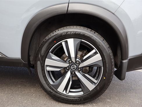 Used 2021 Nissan Rogue SL w/ Premium Package image 11