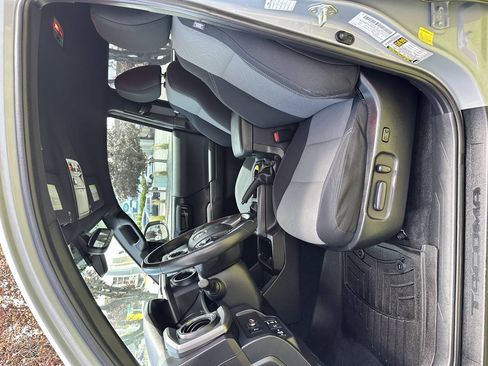 Used 2021 Toyota Tacoma TRD Sport w/ Technology Package AWD/4WD image 17
