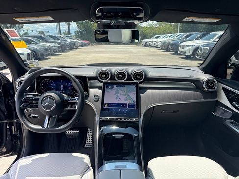 Used 2025 Mercedes-Benz GLC 300 4MATIC image 21