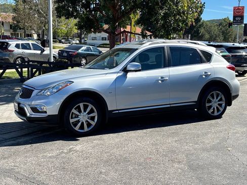 Used 2017 INFINITI QX50 2WD w/ Premium Plus Package image 9