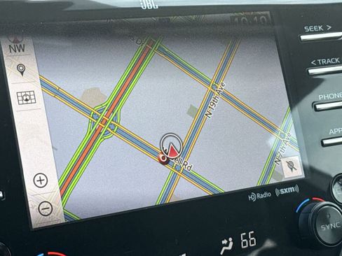 Used 2019 Toyota Camry XLE image 18