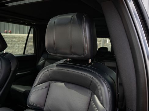 Used 2025 Lincoln Navigator L Reserve w/ Jet Appearance Package AWD/4WD image 29
