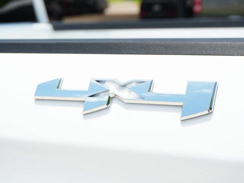 Used 2024 GMC Sierra 1500 SLE image 8