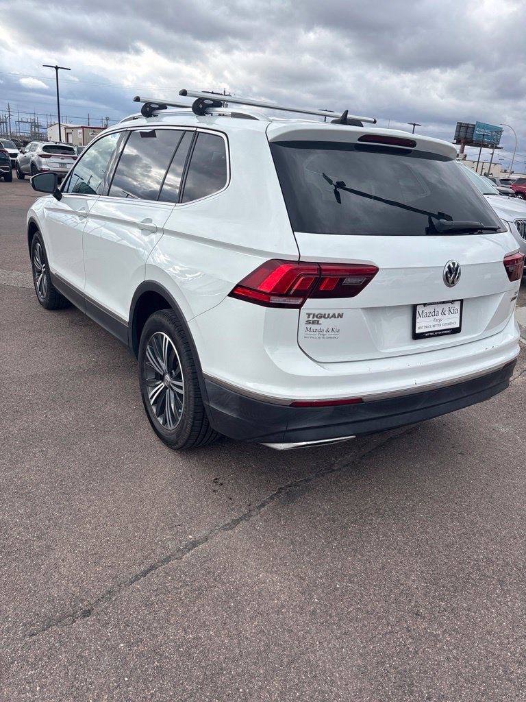 Used 2018 Volkswagen Tiguan SEL AWD/4WD image 6