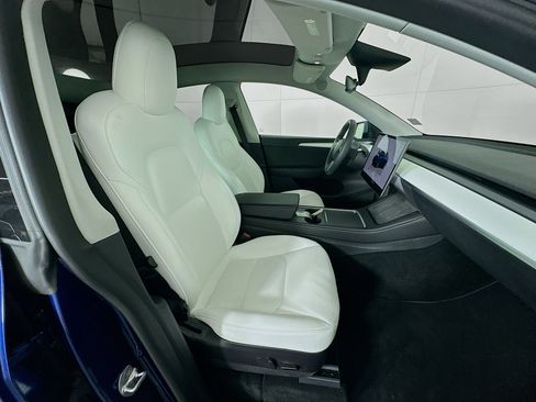 Used 2023 Tesla Model Y Long Range image 31