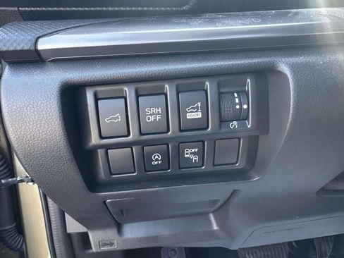 Used 2023 Subaru Forester Premium AWD/4WD image 20