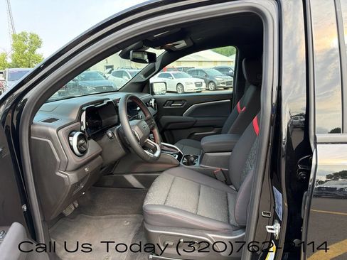 Used 2026 Chevrolet Colorado Z71 AWD/4WD image 13