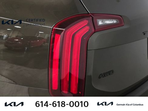 Certified 2022 Kia Telluride EX w/ EX Premium Package AWD/4WD image 15