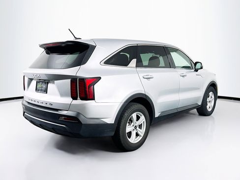 Used 2022 Kia Sorento LX FWD image 9