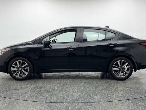 Used 2025 Nissan Versa SV image 5