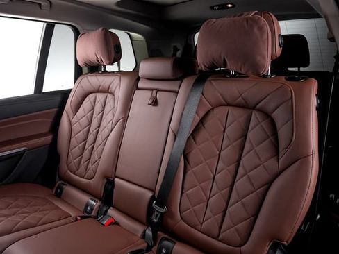 Used 2024 BMW X7 xDrive40i w/ Premium Package AWD/4WD image 25