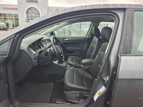 Used 2018 Volkswagen Golf SE image 9