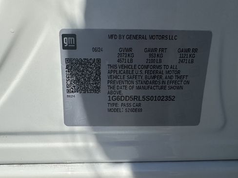 Used 2025 Cadillac CT4 V RWD image 34