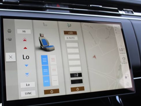 Used 2025 Land Rover Range Rover Sport SE image 17