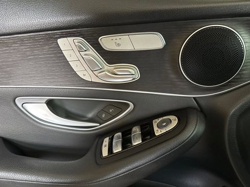 Used 2022 Mercedes-Benz GLC 300 image 11