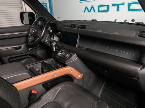 Used 2020 Land Rover Defender 110 X image 27