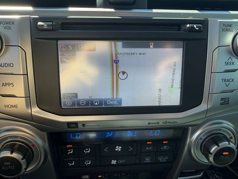Used 2019 Toyota 4Runner Limited w/ Four Season Floor Mat Package AWD/4WD image 26