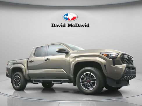 Used 2024 Toyota Tacoma TRD Sport w/ TRD Sport Upgrade Package AWD/4WD image 28