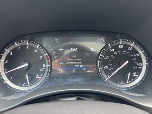 Used 2020 Toyota Highlander XLE FWD image 14