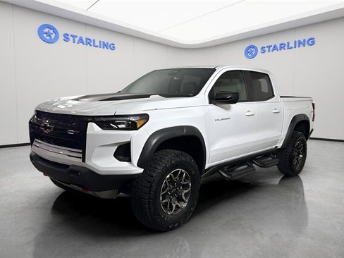 Used 2024 Chevrolet Colorado ZR2 w/ Technology Package image 16