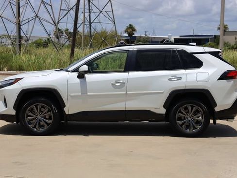 Certified 2022 Toyota RAV4 Limited AWD/4WD image 5