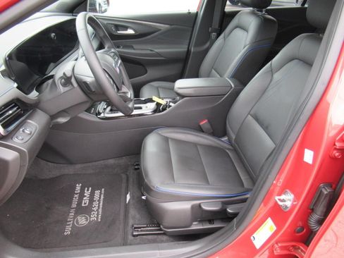 Used 2024 Buick Envista Sport Touring w/ Convenience II Package FWD image 17