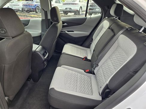 Used 2023 Chevrolet Equinox LS image 10
